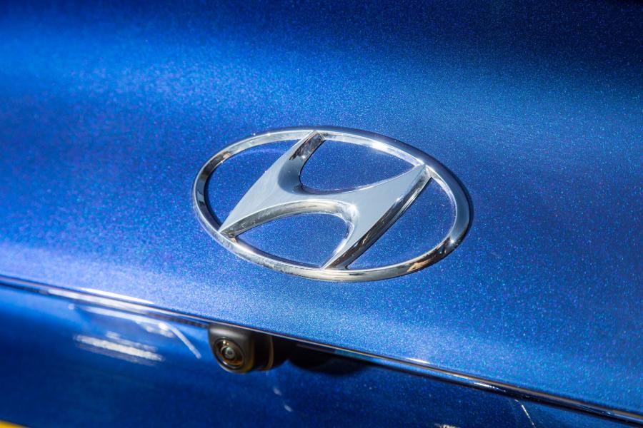 Hyundai Genesis Executive Saloon 2015 года  (фото 12 из 13)